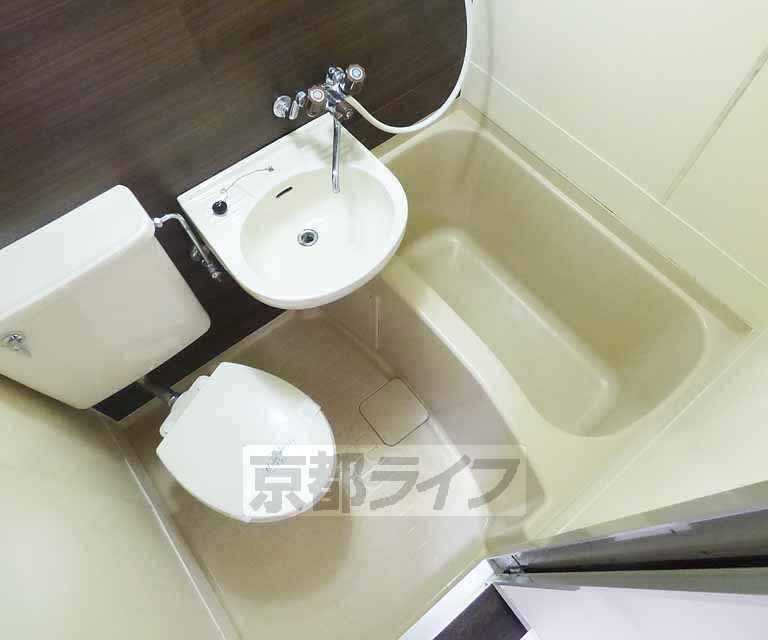 バス・シャワールーム　水廻り綺麗に改装済み