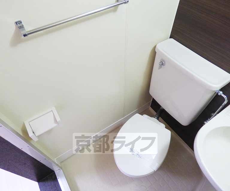 トイレ　水廻り綺麗に改装済み