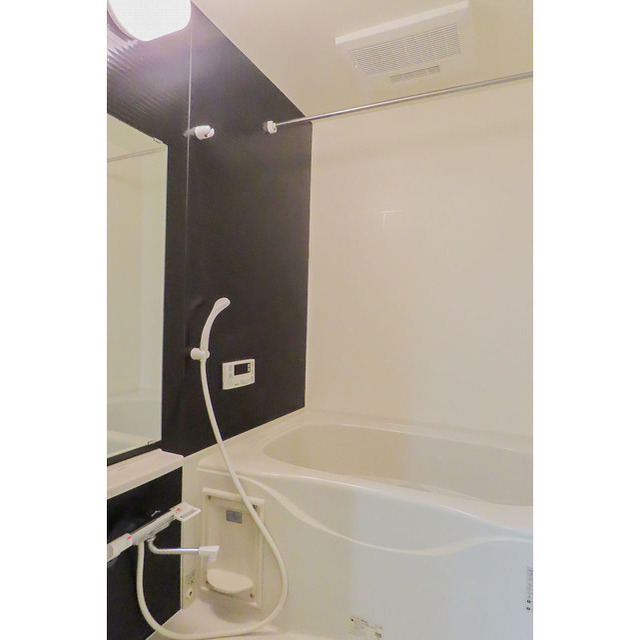 バス・シャワールーム　ゆったり過ごせるお風呂です