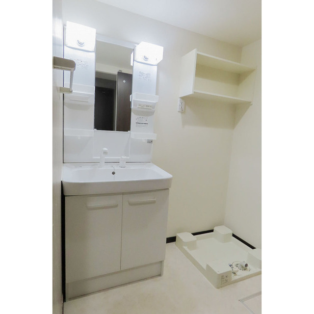 洗面設備　コンパクトで使いやすい洗面所