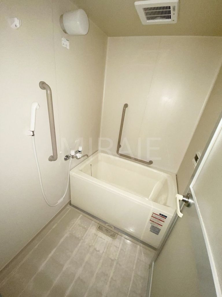 バス・シャワールーム　別部屋参考画像