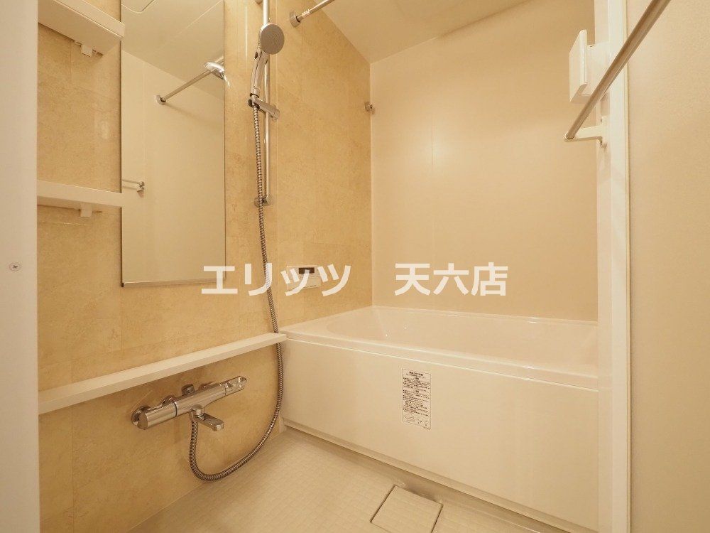 バス・シャワールーム　洗面