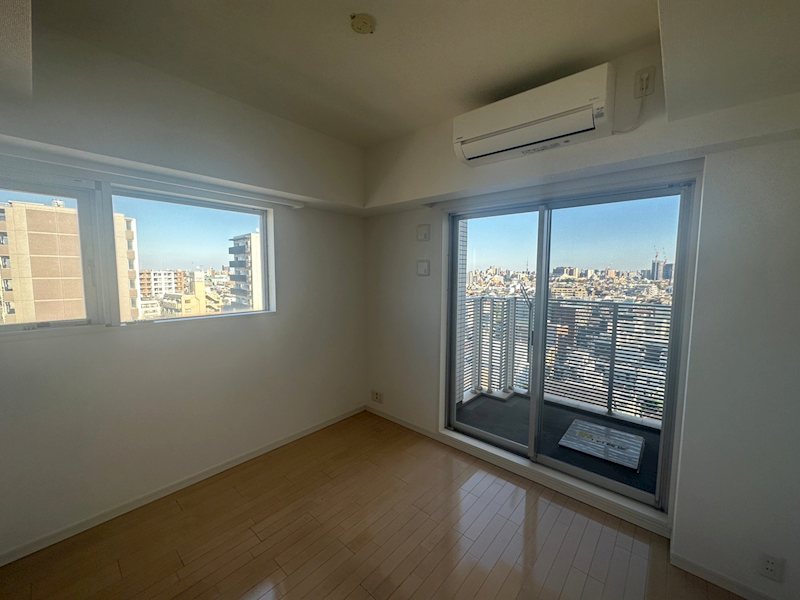 居室・リビング　☆明るい洋室☆