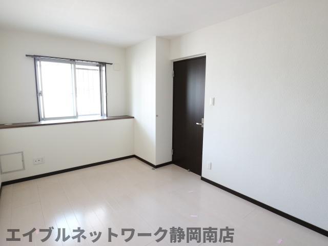 その他　使い勝手のいい洋室です