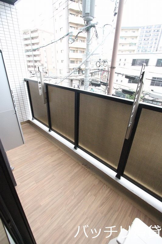 バルコニー　写真は別号室の為、現状優先になります。