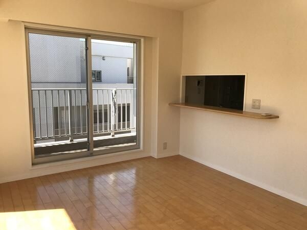 居室・リビング　※別号室参考写真