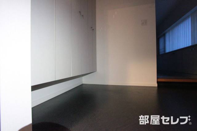 セキュリティ　靴もたくさん入りますね