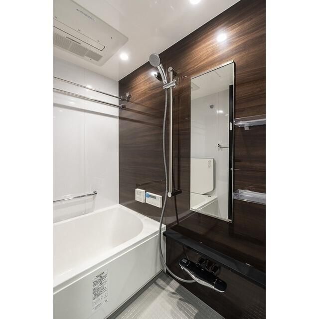 バス・シャワールーム　落ち着いた空間のお風呂です