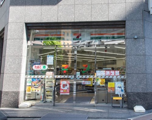 コンビニ　セブンイレブン 中央区入船3丁目店（コンビニ）まで50m