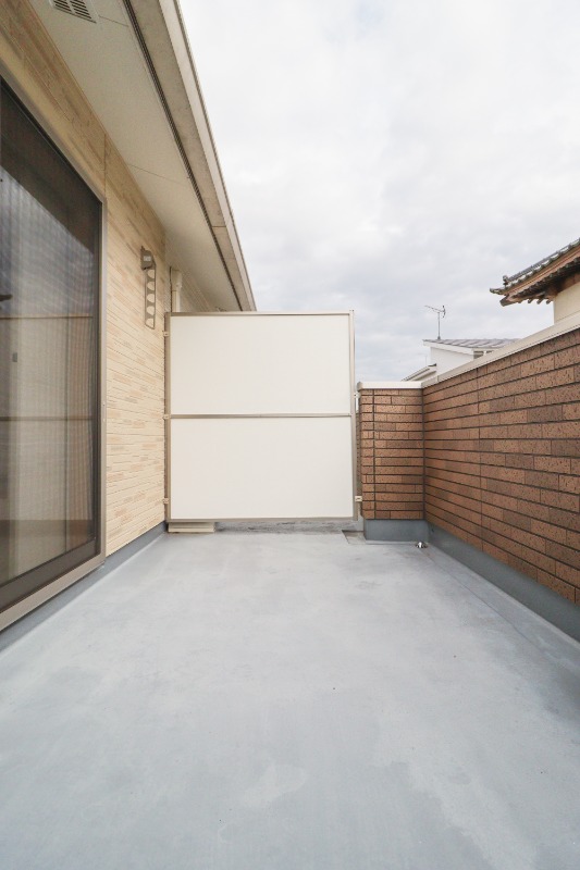 バルコニー　図面と現状に相違がある場合には現状を優先