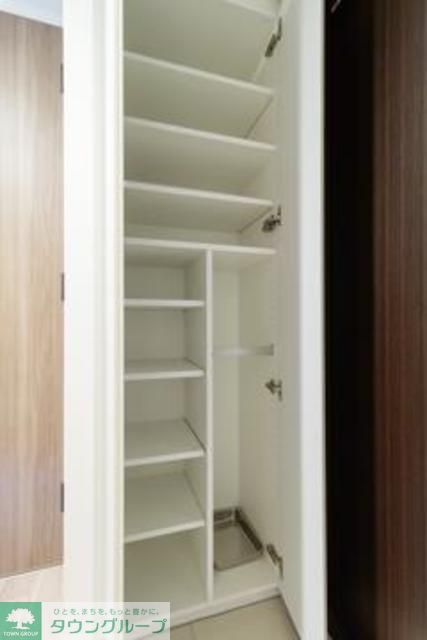 玄関　※写真は同タイプ住戸です。