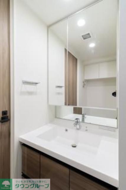 洗面設備　※写真は同タイプ住戸です。