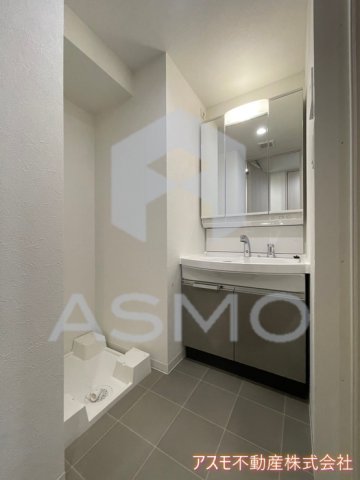 洗面設備　同マンション別部屋　参考写真