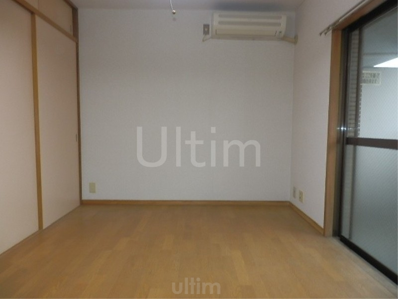 居室・リビング　室内