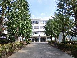 中学校　狛江第四中学校（中学校）まで1075m