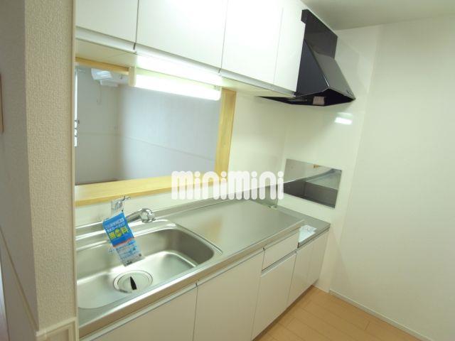 キッチン　二口コンロ設置可能キッチンです、。換気扇お手入れしやすいです