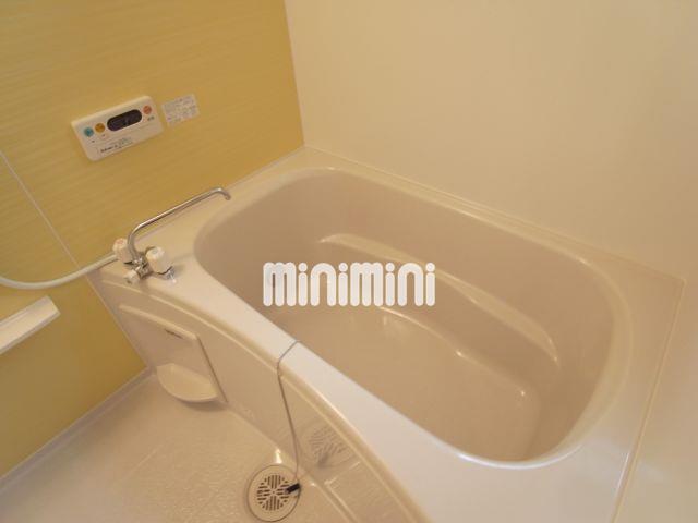 バス・シャワールーム　追炊き付きお風呂です。