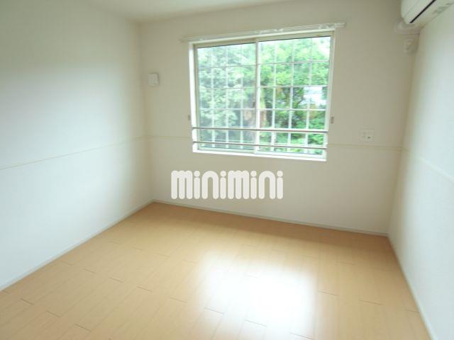 その他　北側洋室６．５帖です。寝室にも使える広さです。