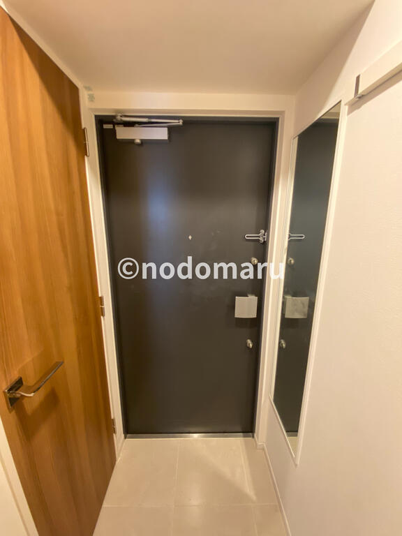 玄関　※写真は同タイプの別部屋となります