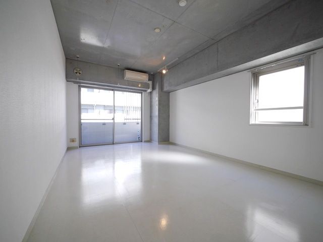 居室・リビング　※別部屋参考写真です