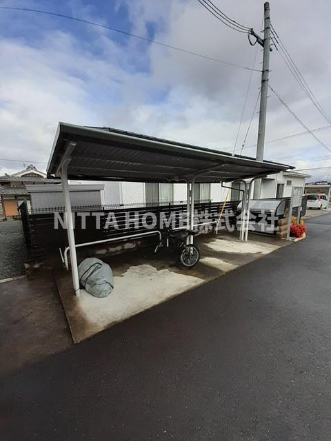 その他共有部分　屋根付きの駐輪場は無料です★