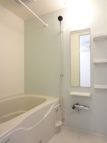 バス・シャワールーム　落ち着いた空間のお風呂です