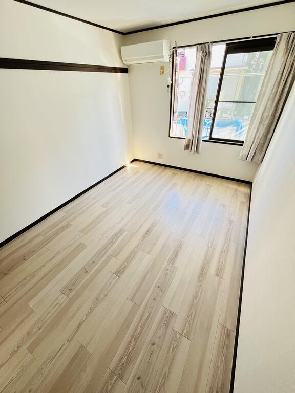 居室・リビング　床の色はお部屋により異なります。