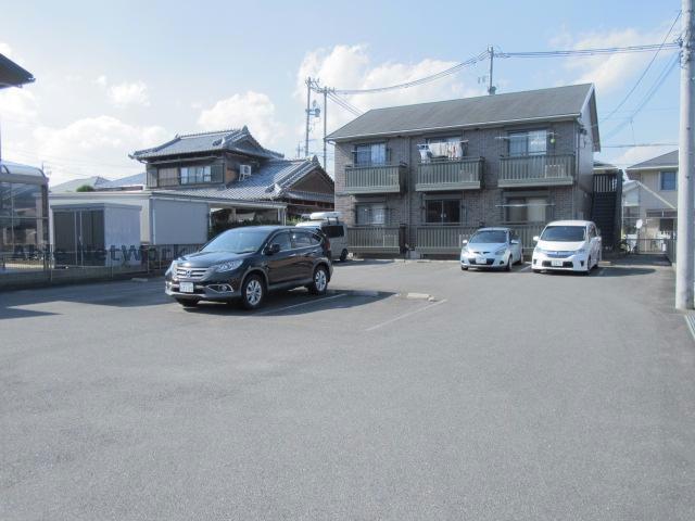 駐車場　駐車場