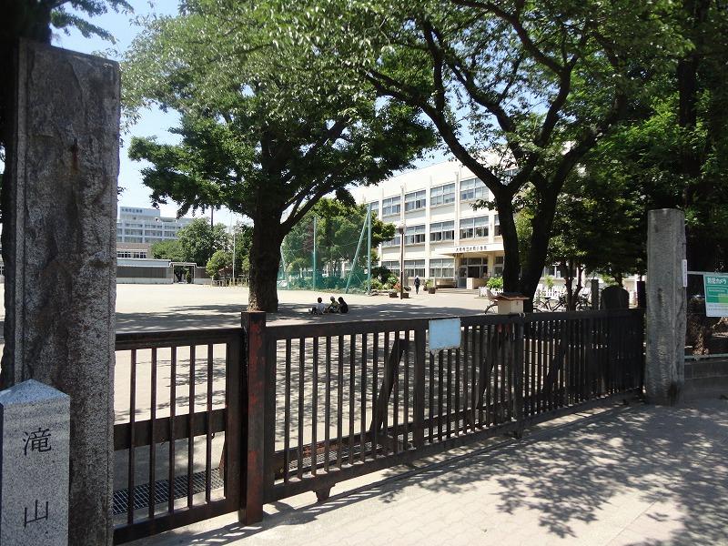 小学校　大和市立大和小学校（小学校）まで1483m