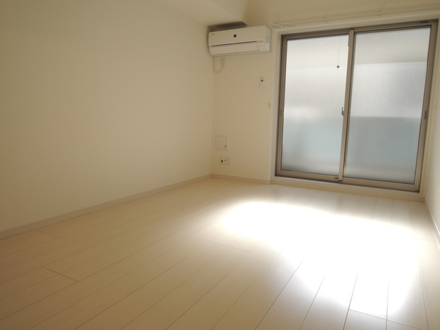 居室・リビング　ＬＥＤダウンライト付き洋室