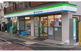 コンビニ　ファミリーマート東綾瀬一丁目店（コンビニ）まで157m