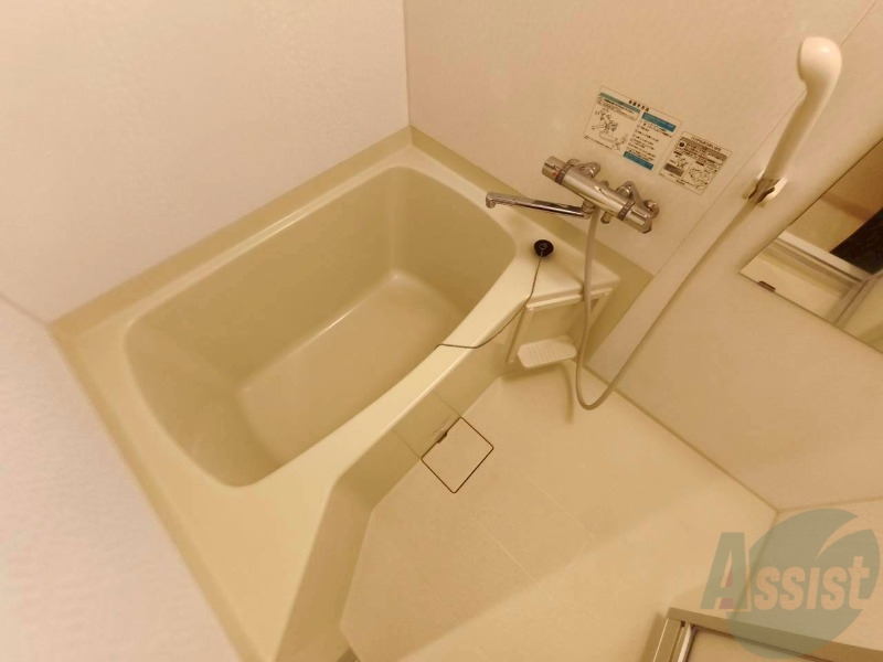 バス・シャワールーム　お風呂になります。一日の疲れを癒してくださいね。