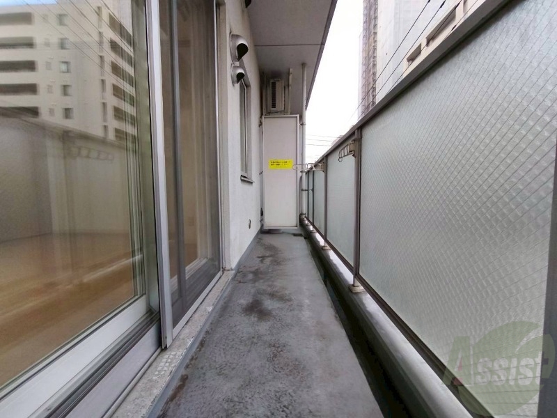 バルコニー　バルコニーです。洗濯物を干したり一息ついたりできますね！