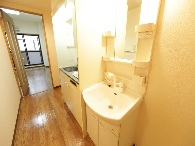 洗面設備　独立洗面台（シャンプードレッサー付）