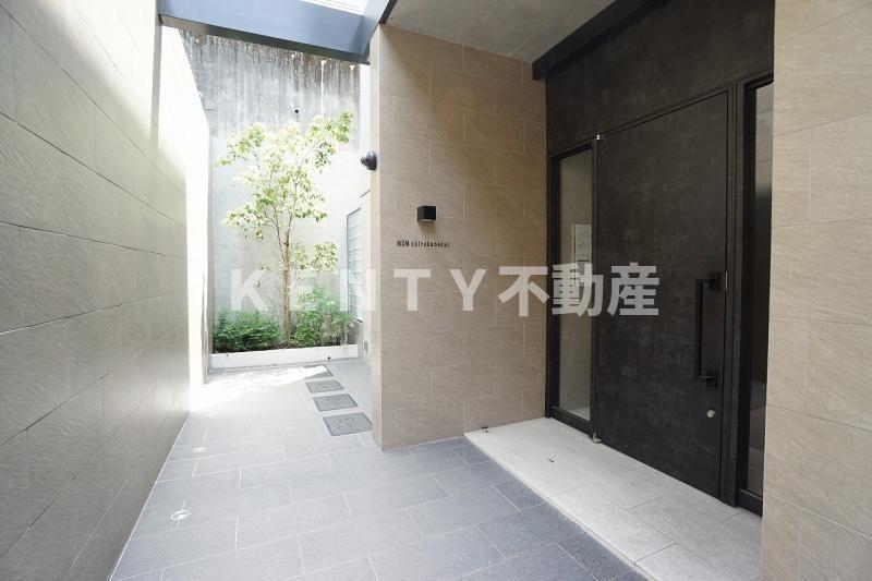 エントランス　ゆとりのあるエントランスです