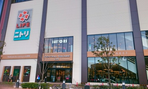 スーパー　ライフ セントラルスクエア押上駅前店（スーパー）まで387m