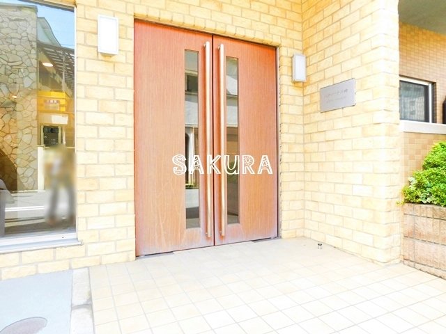 エントランス　管理の行き届いたエントランスです♪