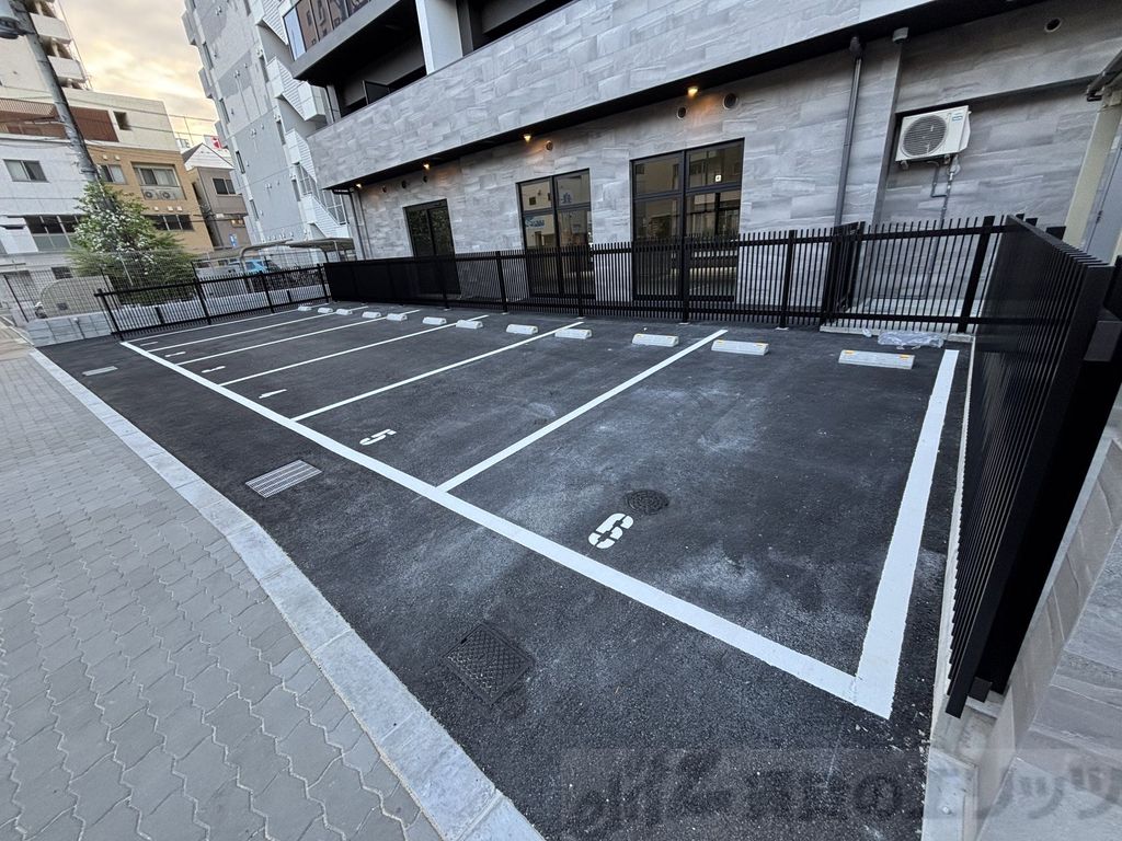 駐車場　駐車場