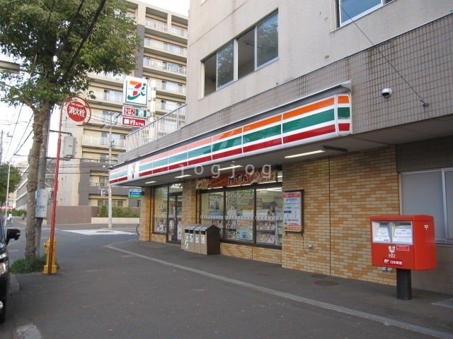 コンビニ　セブン-イレブン札幌菊水7条店（コンビニ）まで391m