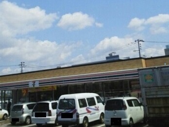 コンビニ　セブンイレブン長岡日赤町１丁目店（コンビニ）まで500m