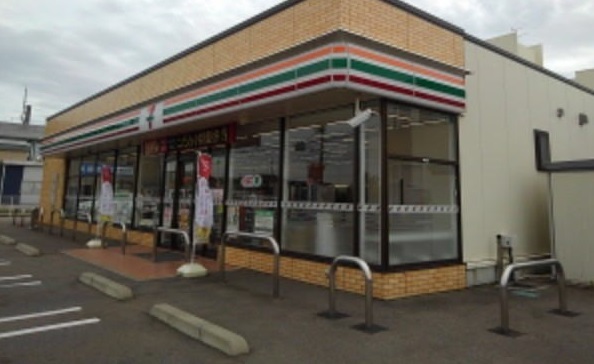 コンビニ　セブンイレブン白根親和町店（コンビニ）まで1000m