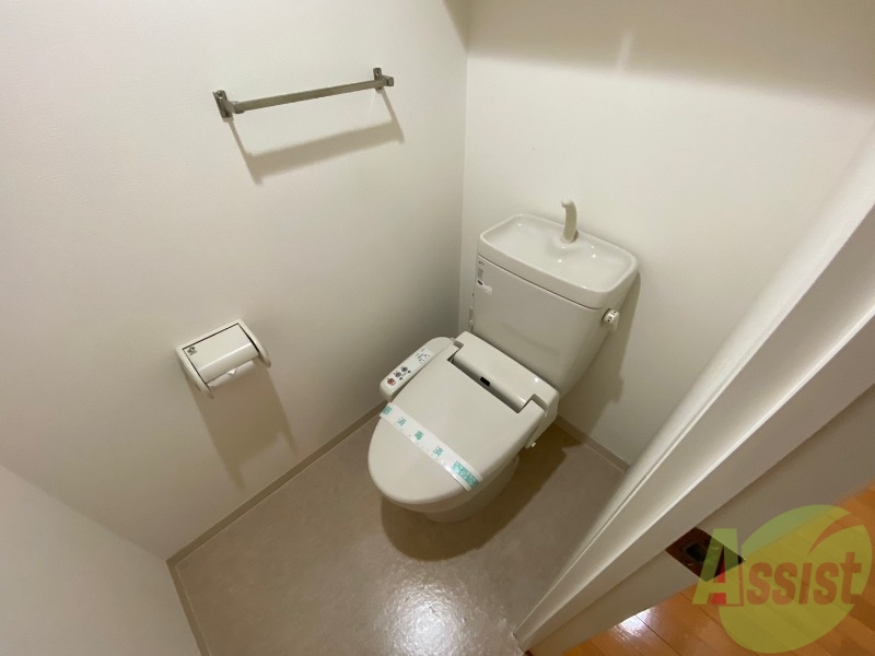 トイレ　ウォシュレット機能がついたトイレ。安心して使用できますね。
