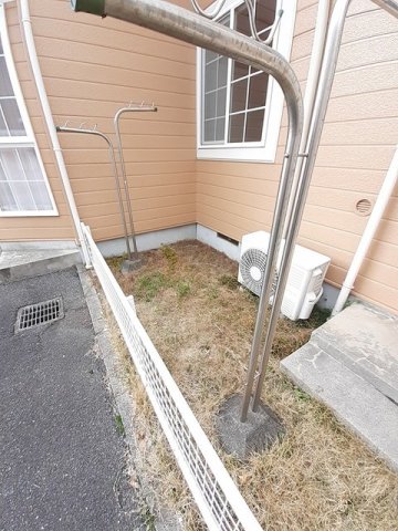 庭　簡単な家庭菜園も楽しめるお庭です