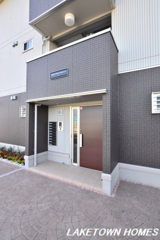エントランス　オートロック付のエントランスです。