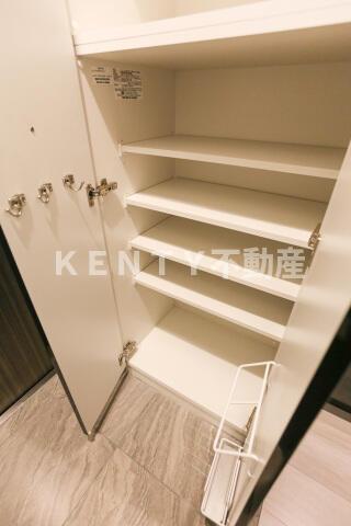 玄関　収納もある玄関です