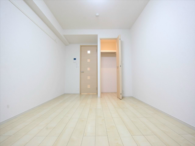 その他部屋・スペース　洋室8.2帖　ウォークインクローゼット付（収納充実してます）