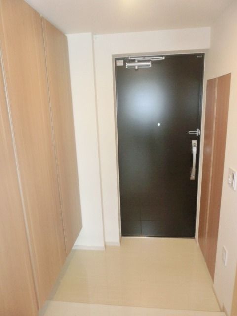 玄関　広い玄関スペース　収納