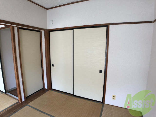 収納　押入れがあるので荷物が多い方でも安心ですね。