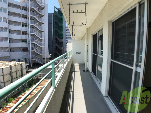 バルコニー　お天気のいい日はバルコニーで洗濯物も干せますよ。