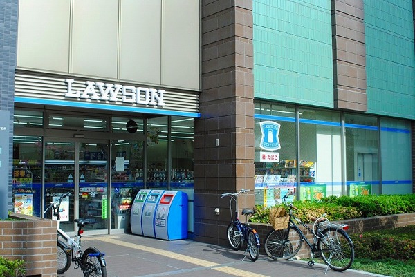 コンビニ　ローソン敷津西二丁目店（コンビニ）まで226m